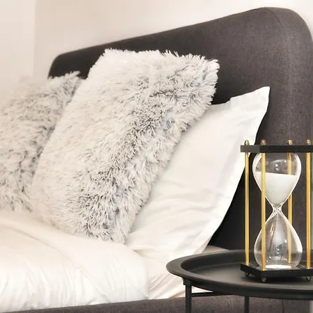 Old Town Apartment *