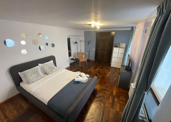 Old Town アパート ブラショフ